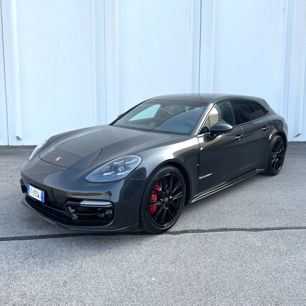 Porsche Panamera GTS Sport Turismo